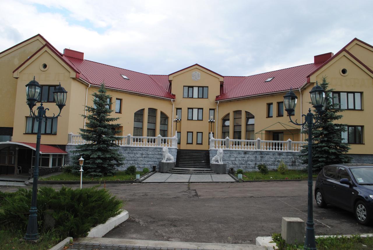 Hotel - Restaurant "Lion'S Heart" Velyka Omelyana Exterior foto